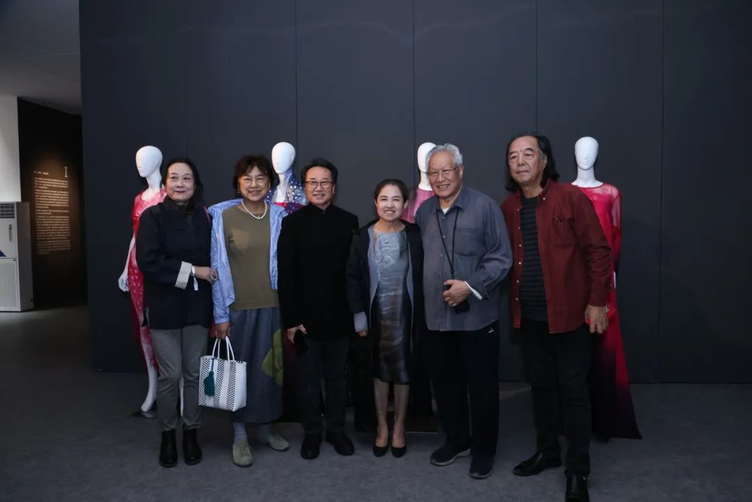 说明: 图片 说明: 图片