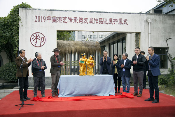 2091104ypz23.jpg