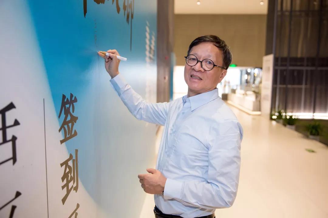 20181114liuguanzhong7.gif 20181114liuguanzhong7.gif